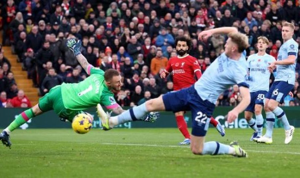 篮球知识-【英超】萨拉赫双响，若塔世界波，利物浦3-0小蜜蜂