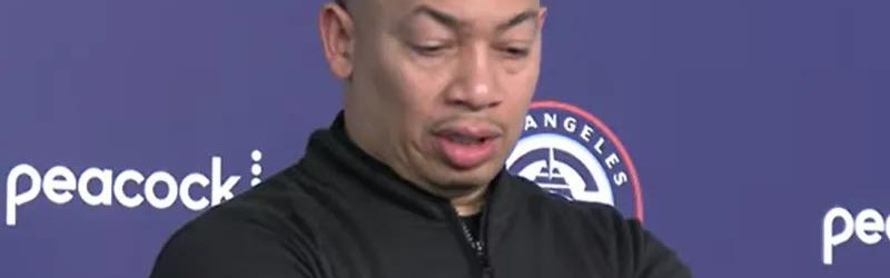 足球知识-胜湖人！泰伦卢采访沮丧不满判罚，多人爆赞祖巴茨，小卡主动担责