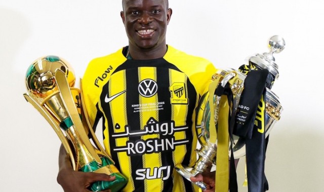 55体育网-降薪2000万！34岁坎特接受费内巴切提议，2500万欧年薪将只剩零头