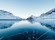 篮球知识-BLG分享对阵AL赛前准备环节：赛前会议进行中